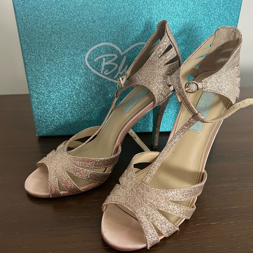 Size 9 Blue by Betsey Johnson evening shoes